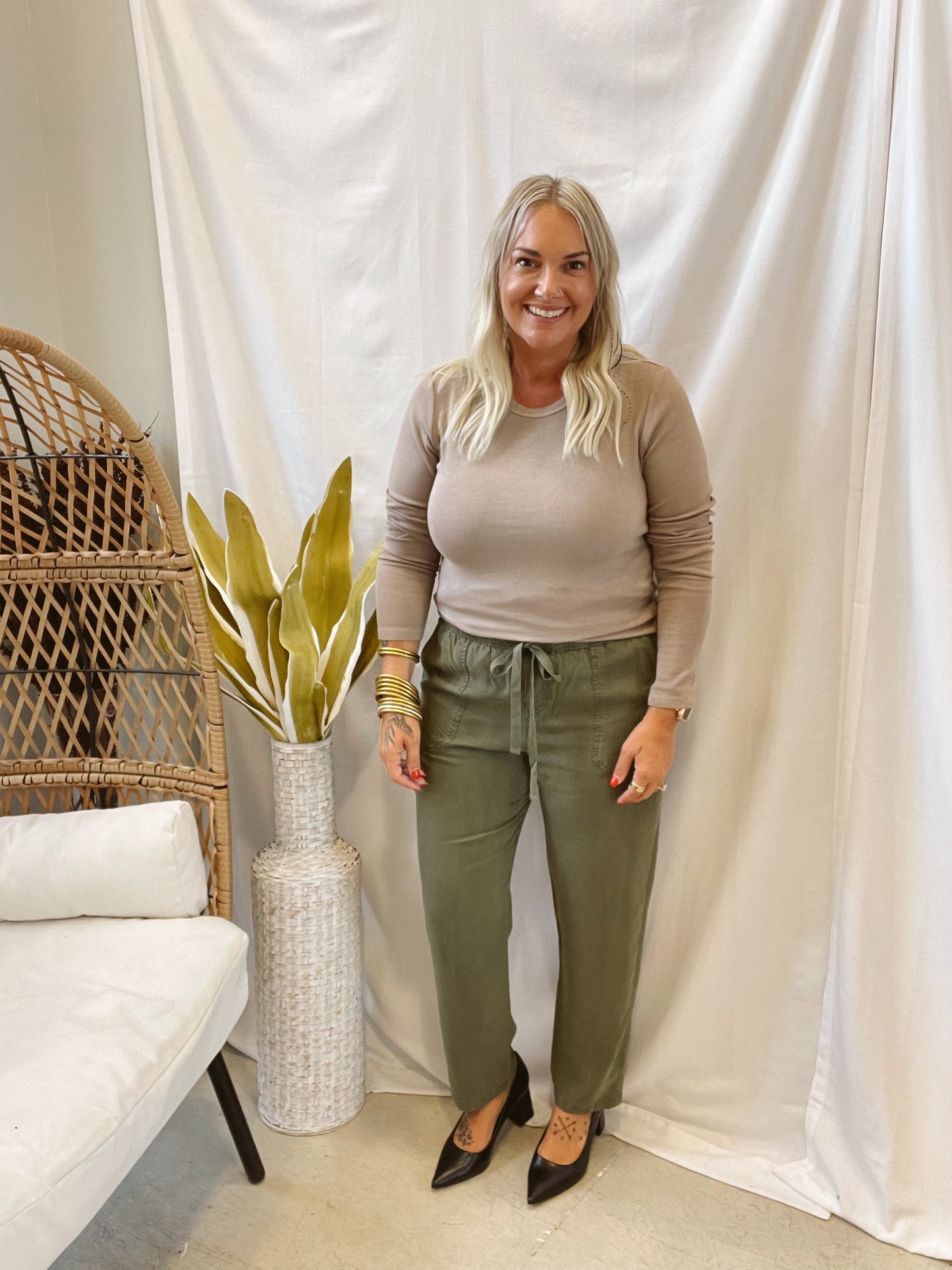 Cool Tapered Tencel Pants-Olive