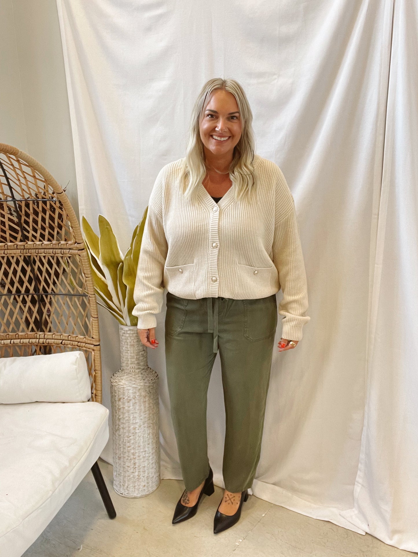 Cool Tapered Tencel Pants-Olive