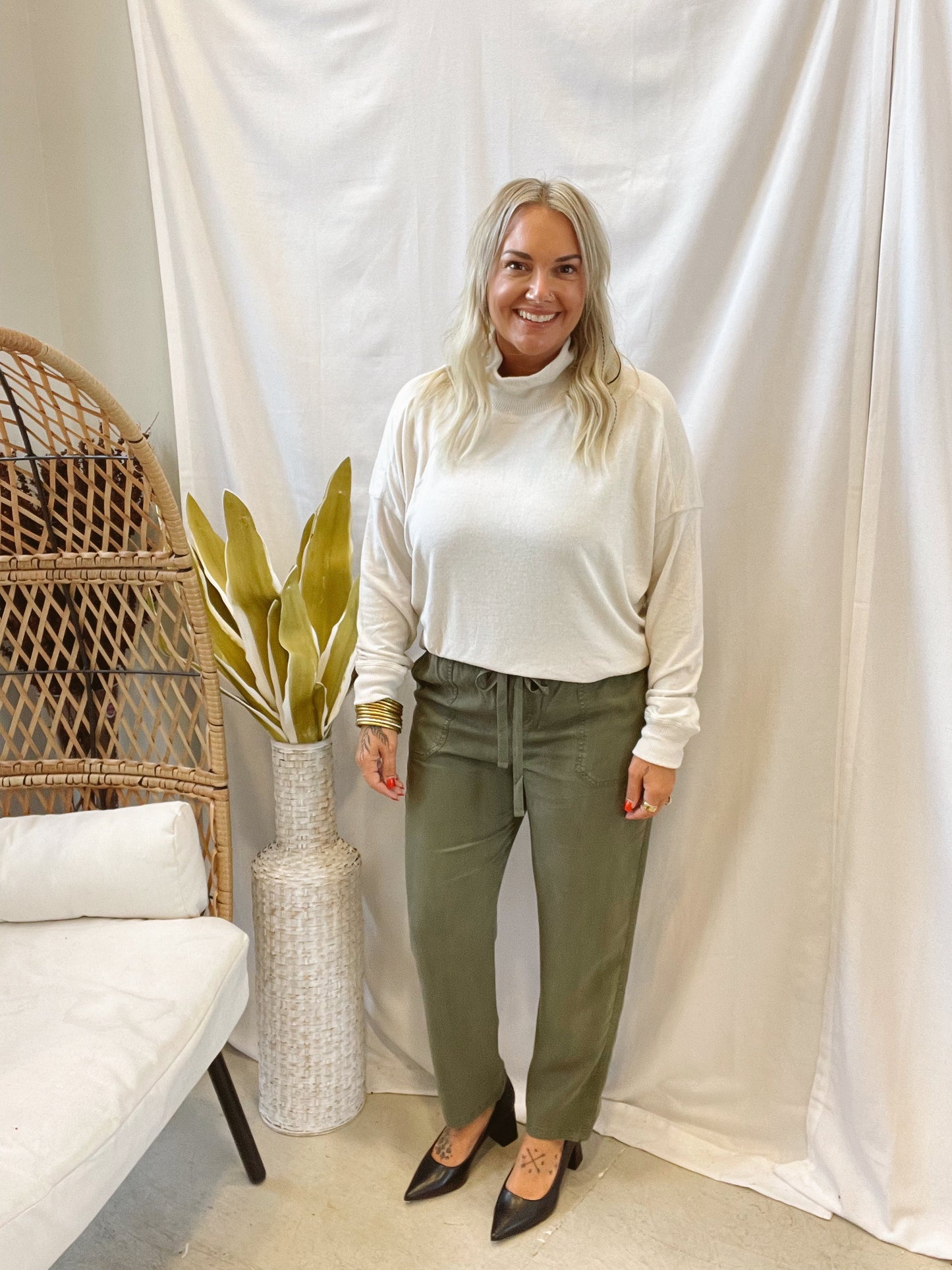 Cool Tapered Tencel Pants-Olive